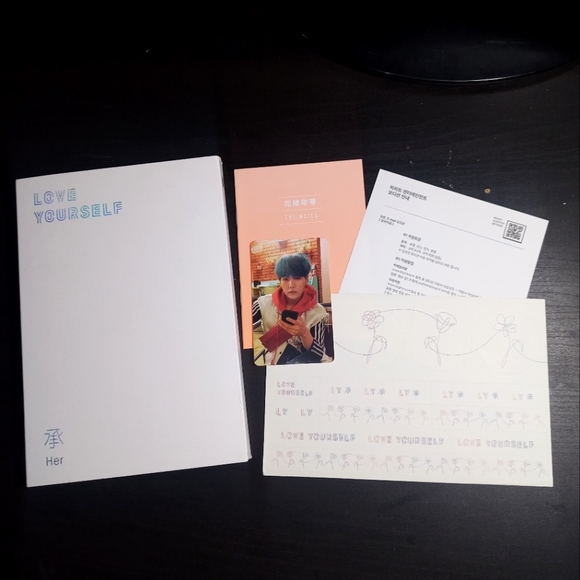 Sold BTS Love Yourself E album w/ photocard + freebie - Picture 2 of 4